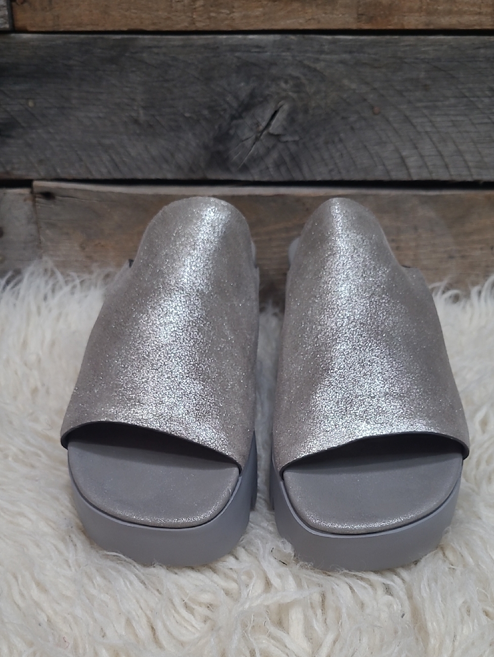 Naked Feet Drift Silver Platform Slide Sandal Sz 8 - Picture 2 of 8